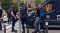 Policía impide protesta de exiliados cubanos en Madrid contra concierto de Buena Fe Policía impide protesta de exiliados cubanos en Madrid contra concierto de Buena Fe