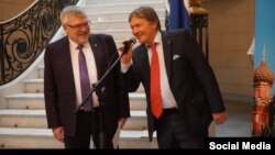 Victor V. Kornelli (derecha), nuevo embajador de Rusia en Cuba.