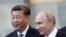 El presidente chino Xi Jinping y el presidente ruso Vladimir Putin. (Maxim Shipenkov/Pool vía Reuters/Archivo)