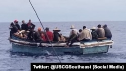 77 cubanos fueron repatriados por la Guardia Costera.