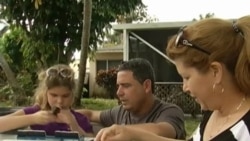 Llegan a Miami cuatro de los seis cubanos que quedaron varados en Bogotá Llegan a Miami cuatro de los seis cubanos que quedaron varados en Bogotá