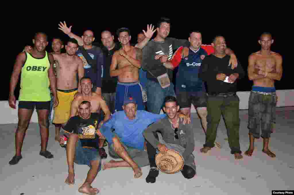 Cubanos detenidos en Cayo Hueso.