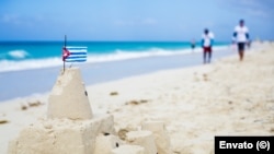 Uno de los elementos que indican la descomposición del Estado cubano es la corrupción generalizada, dijo un experto a Martí Noticias.