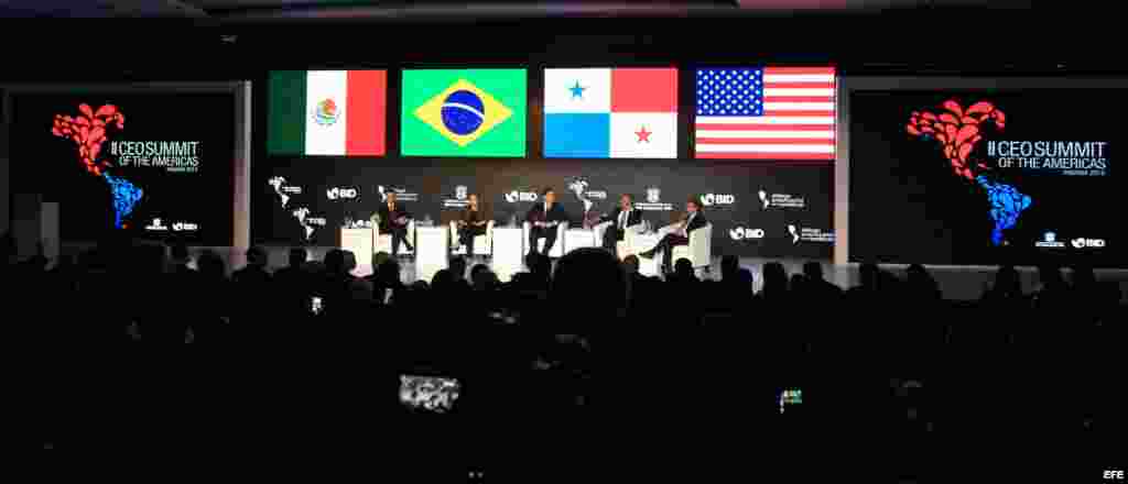 La clausura del foro empresarial II Cumbre Empresarial dentro del marco de la VII Cumbre de las Américas.