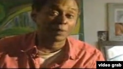 Nicolás Guillén Landrián en un fotogreama del documental "Nicolás: El fin pero no es el fin"