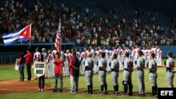 Los equipos de Cuba y Estados Unidos inician tope amistoso.