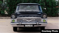 Limosina soviética Chaika