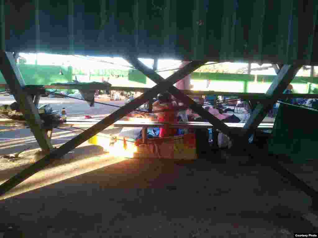 Presas políticas cubanas. De iz. a dr.:Lidia Pino, Nilda Díaz, Cary Roque, Reina Peñate, Nereida Montes de Oca y la Dr. Isabel Rodríguez.