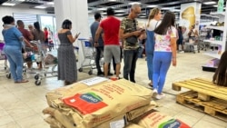 Info Martí | Críticas sobre apertura de mercado dolarizado en Cuba Info Martí | Críticas sobre apertura de mercado dolarizado en Cuba