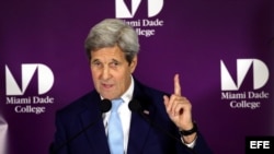 El secretario estadounidense de Estado, John Kerry, durante su discursoe n el Miami-Dade College