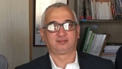 Entrevista con el economista Roberto Díaz Vázquez Entrevista con el economista Roberto Díaz Vázquez