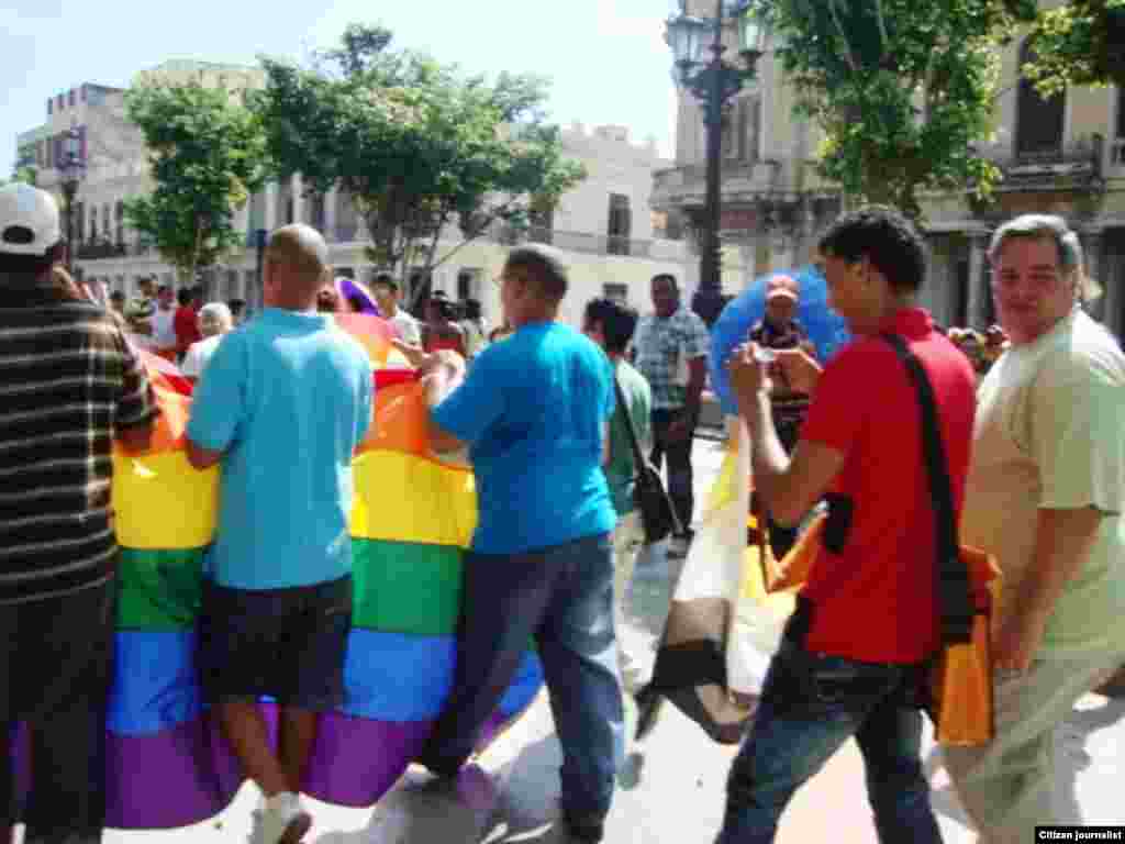 LGTB celebra Día del Orgullo Gay 