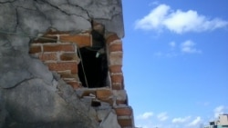 Problemas de salud y mobilidad enfrentan residentes en edificios deteriorados y vandalizados en Cuba. Problemas de salud y mobilidad enfrentan residentes en edificios deteriorados y vandalizados en Cuba.