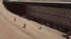Migrantes en la frontera sur de EEUU.