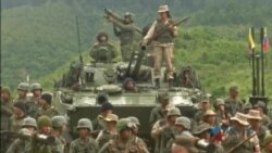 Maduro responde a Trump con maniobras militares y persecución a partidarios de la intervención Maduro responde a Trump con maniobras militares y persecución a partidarios de la intervención