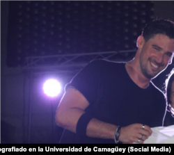 Díaz-Canel Villanueva fotografiado en la Universidad de Camagüey "Ignacio Agramonte Loynaz".