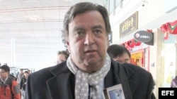 Bill Richardson llega a Pekín rumbo a Corea del Norte.