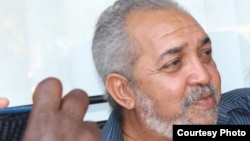 Víctor Manuel Domínguez, escritor independiente.