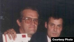 El padre Loredo junto a Nicolás Pérez Diez-Argüelles (2do de izq. a der.).