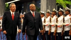 El presidente sudafricano, Jacob Zuma, estuvo en La Habana en diciembre de 2010.