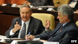Raúl Castro y Miguel Díaz-Canel.