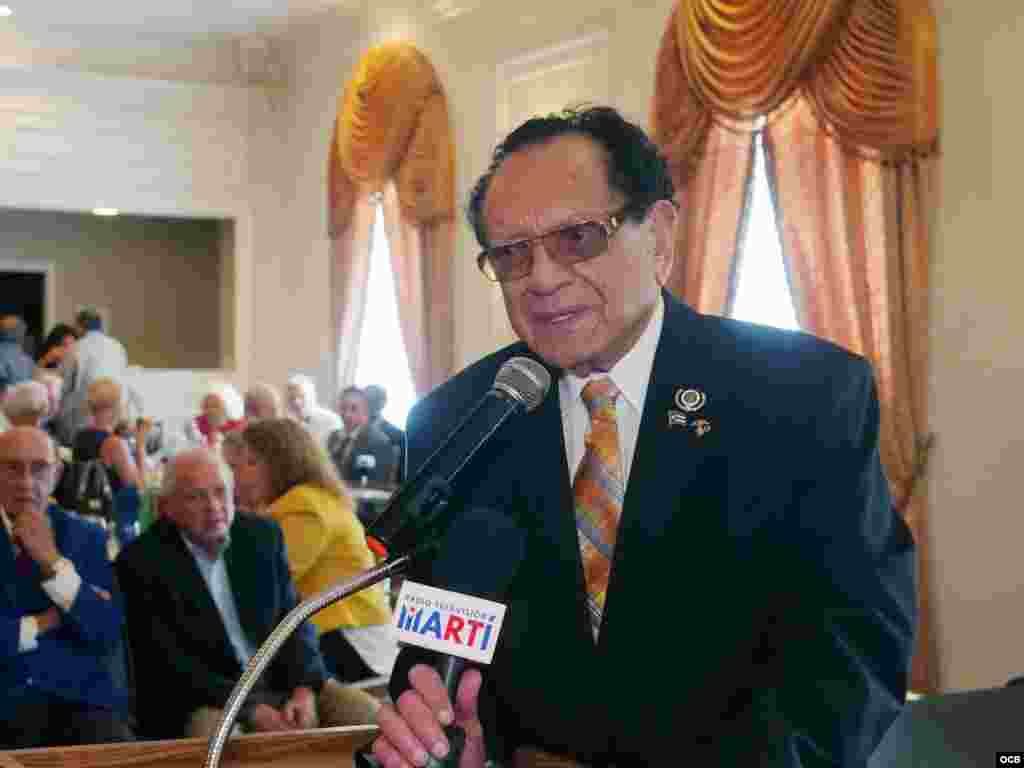 Luis Conte Agüero celebró su 96 cumpleaños junto a reconocidas figuras del exilio cubano.  