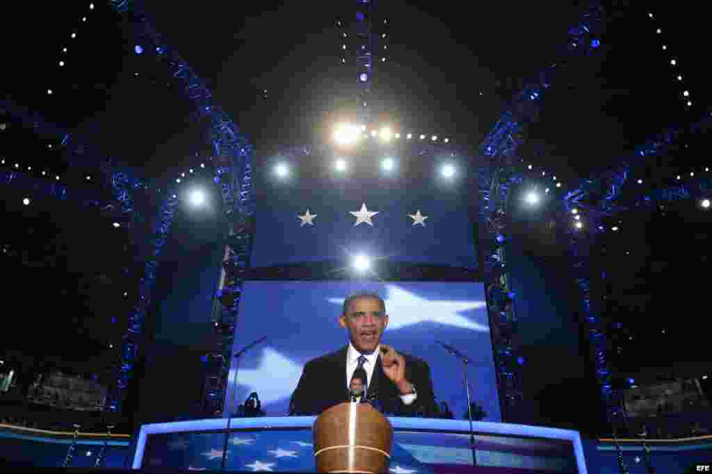 Obama expone su plataforma electoral en Charlotte.