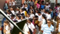 Estudiantes de secundaria básica en un acto de repudio Estudiantes de secundaria básica en un acto de repudio