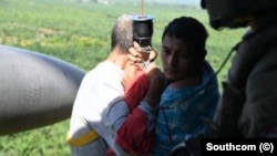 Operación de rescate de EEUU, con un helicóptero Black Hawk, en Honduras el 7 de noviembre de 2020.