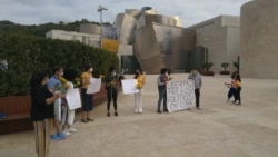 Activistas cubanos protestaron este martes ante la sede del Parlamento Europeo en España y de embajadas castristas en varios países Activistas cubanos protestaron este martes ante la sede del Parlamento Europeo en España y de embajadas castristas en varios países