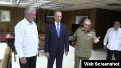 Foto de Archivo: El gobernante de Cuba, Miguel Díaz-Canel, el Secretario del Consejo de Seguridad de la Federación Rusa, Nikolai Patrushev, y el general Raúl Castro.