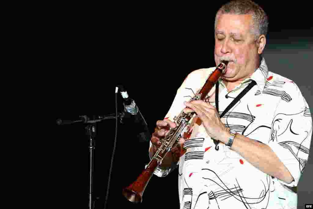 Paquito D'Rivera con su disco "Dances From The New World" compite en la categoría Mejor Album Instrumental.
