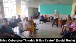 La sala de espera del Hospital Provincial Clínico Quirúrgico "Arnaldo Milián Castro", de Santa Clara.