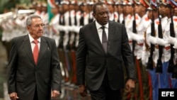 El presidente de Kenia, Uhuru Kenyatta, visitó Cuba la pasada semana.