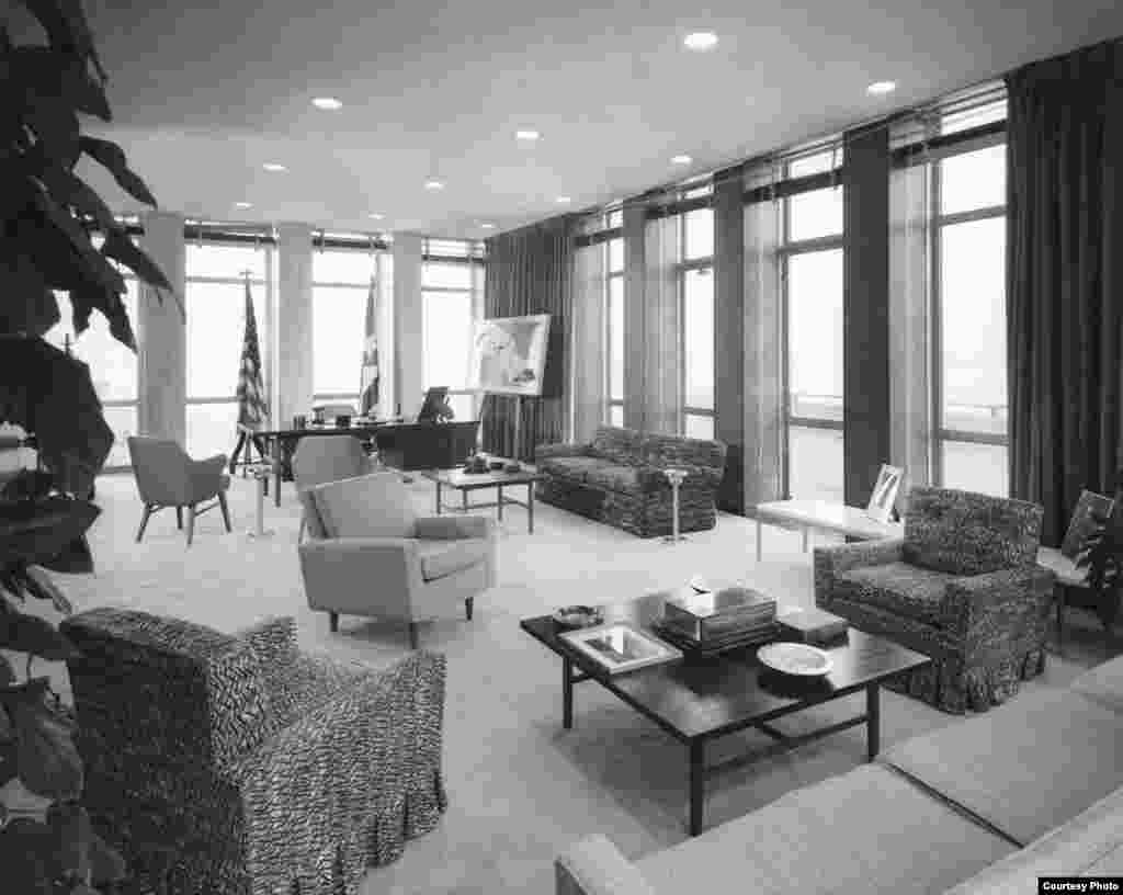 La embajada en La Habana el día de su inauguración en 1953.