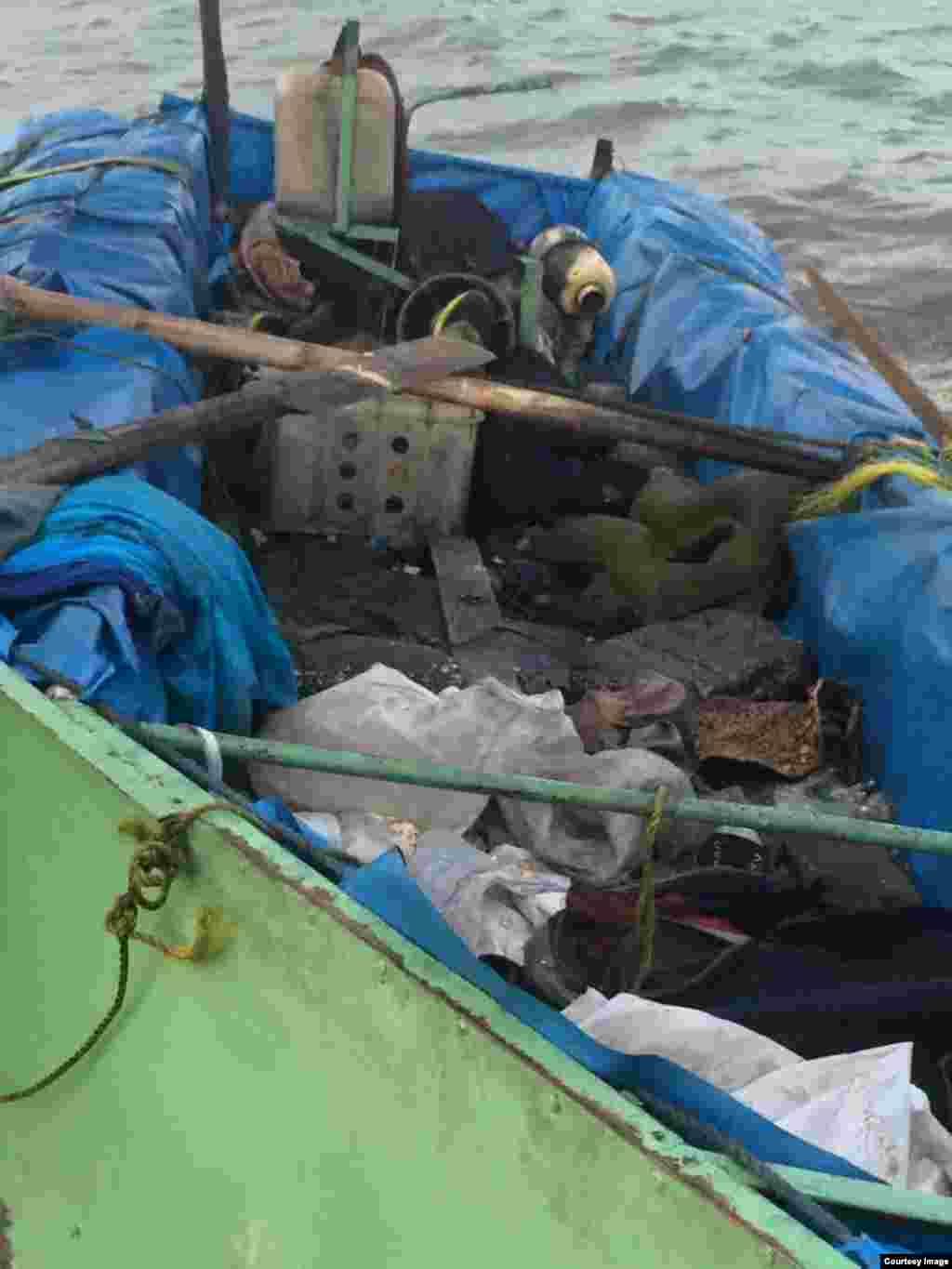 Embarcación en la que 13 cubanos viajaron desde Cuba hasta Key Biscayne. Foto Cortesía de Jorge L. Camero.
