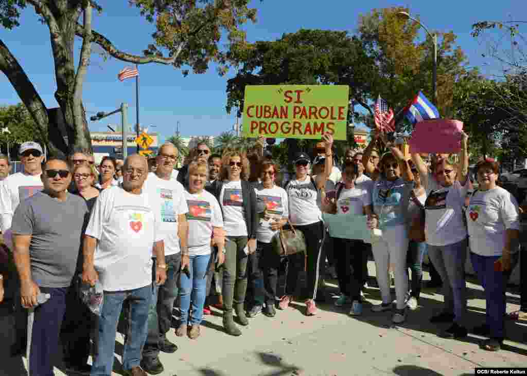 Cubanos exiliados reclaman derechos de reunificación familiar