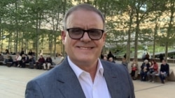 Experto cuestiona quién paga a los funcionarios comunistas en Cuba Experto cuestiona quién paga a los funcionarios comunistas en Cuba