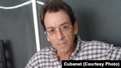 El escritor José Gabriel Barrenechea antes de ser encarcelado (Cubanet)