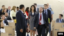 La embajadora de EEUU ante la ONU, Nikki Haley (c), a su llegada a la 35 sesión del Consejo de Derechos Humanos de Naciones Unidas en Ginebra, hoy, 6 de junio de 2017.