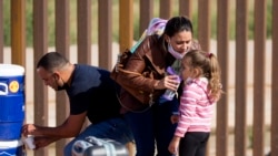 "Hay que apurarse en salir", dicen los cubanos ante anuncio de ronda migratoria "Hay que apurarse en salir", dicen los cubanos ante anuncio de ronda migratoria