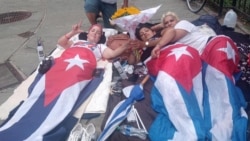 Activistas por la libertad de Cuba en huelga de hambre frente a sede de ONU Activistas por la libertad de Cuba en huelga de hambre frente a sede de ONU