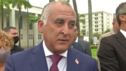 Info Martí | El nuevo alcalde de hialeah, el Cubanoamericano Esteban Bovo, toma posesión del cargo Info Martí | El nuevo alcalde de hialeah, el Cubanoamericano Esteban Bovo, toma posesión del cargo