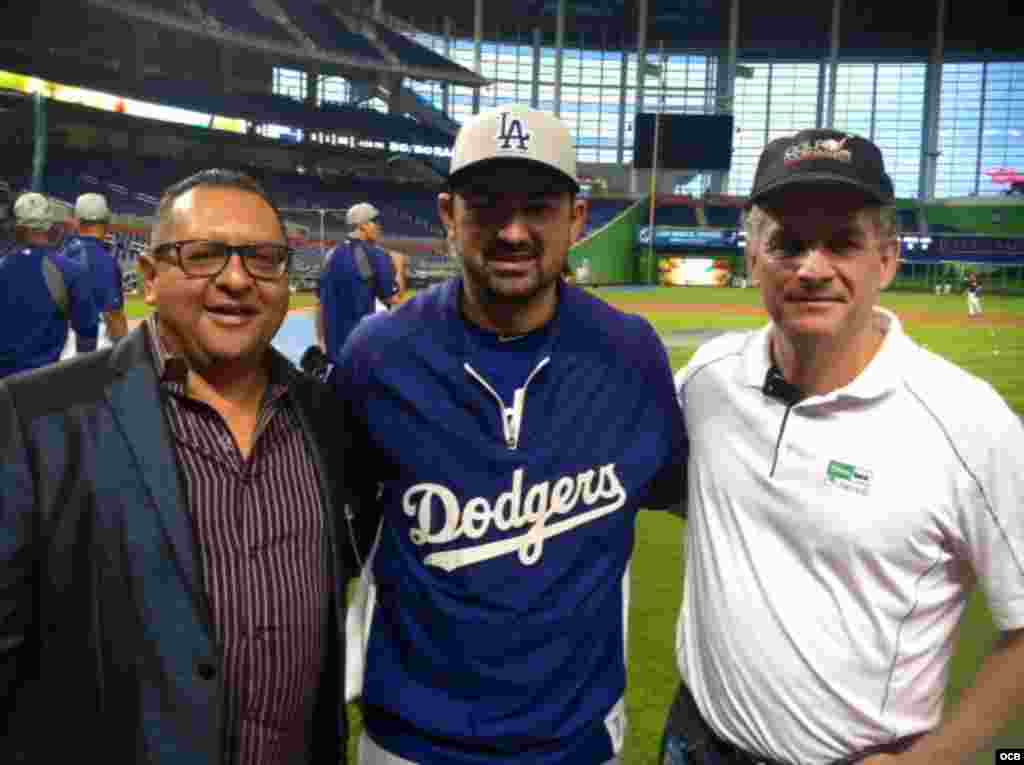 El mexicano Adrián Gonzalez de los Dodgers