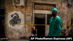 Un barrio en cuarentena en La Habana, el foco de la pandemia en Cuba. (AP Photo/Ramon Espinosa)
