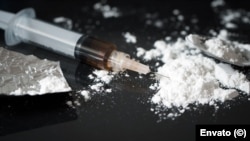 El tráfico de fentanilo y otras drogas ilícitas letales ha creado una emergencia nacional, incluyendo una crisis de salud pública en los Estados Unidos.