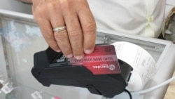 Cubanos víctimas de la segregación económica en la isla Cubanos víctimas de la segregación económica en la isla