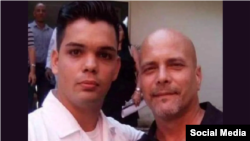 Raúl Omar Rodríguez Gracia junto al espía Gerardo Hernández.