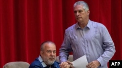 Los cubanos están pidiendo la renuncia de Miguel Díaz Canel y Manuel Marrero. YAMIL LAGE / AFP)