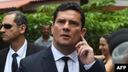 El juez Sergio Moro tras sostener una reunión este jueves con el presidente electo de Brasil, Jair Bolsonaro.
